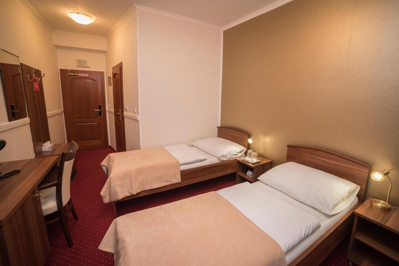 Hotel Alfa Giraltovce Екстер'єр фото