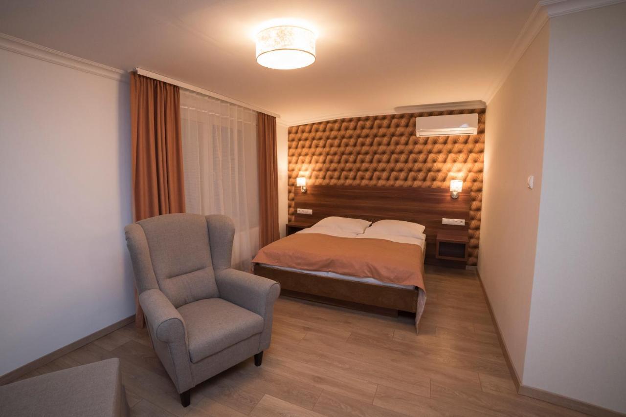 Hotel Alfa Giraltovce Екстер'єр фото